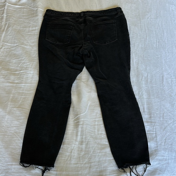 Universal Thread Black Ripped Jeans - Picture 2 of 5